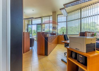 Ufficio - Attività Commerciale Via Giorgio Asproni
 
33, Alghero - foto 36