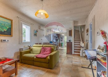 Soggiorno - Casa indipendente S.V. Li Mucci 1° traversa
 
S.N.C., Sassari - foto 9