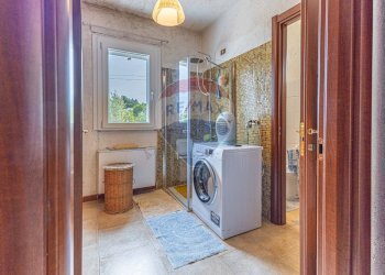 Lavanderia - Casa indipendente S.V. Li Mucci 1° traversa
 
S.N.C., Sassari - foto 19