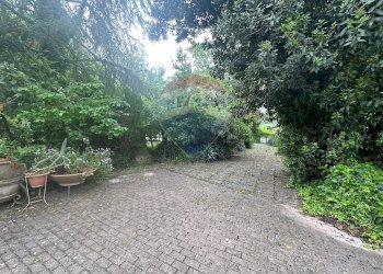 Giardino - Villa via gregarie
 
45, Pietrelcina - foto 6