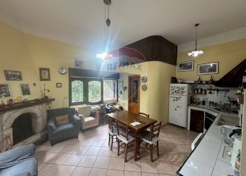 Sala da pranzo - Villa via gregarie
 
45, Pietrelcina - foto 10