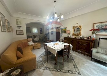 Sala da pranzo - Villa via gregarie
 
45, Pietrelcina - foto 13