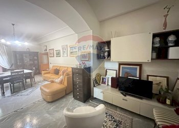 Sala da pranzo - Villa via gregarie
 
45, Pietrelcina - foto 14