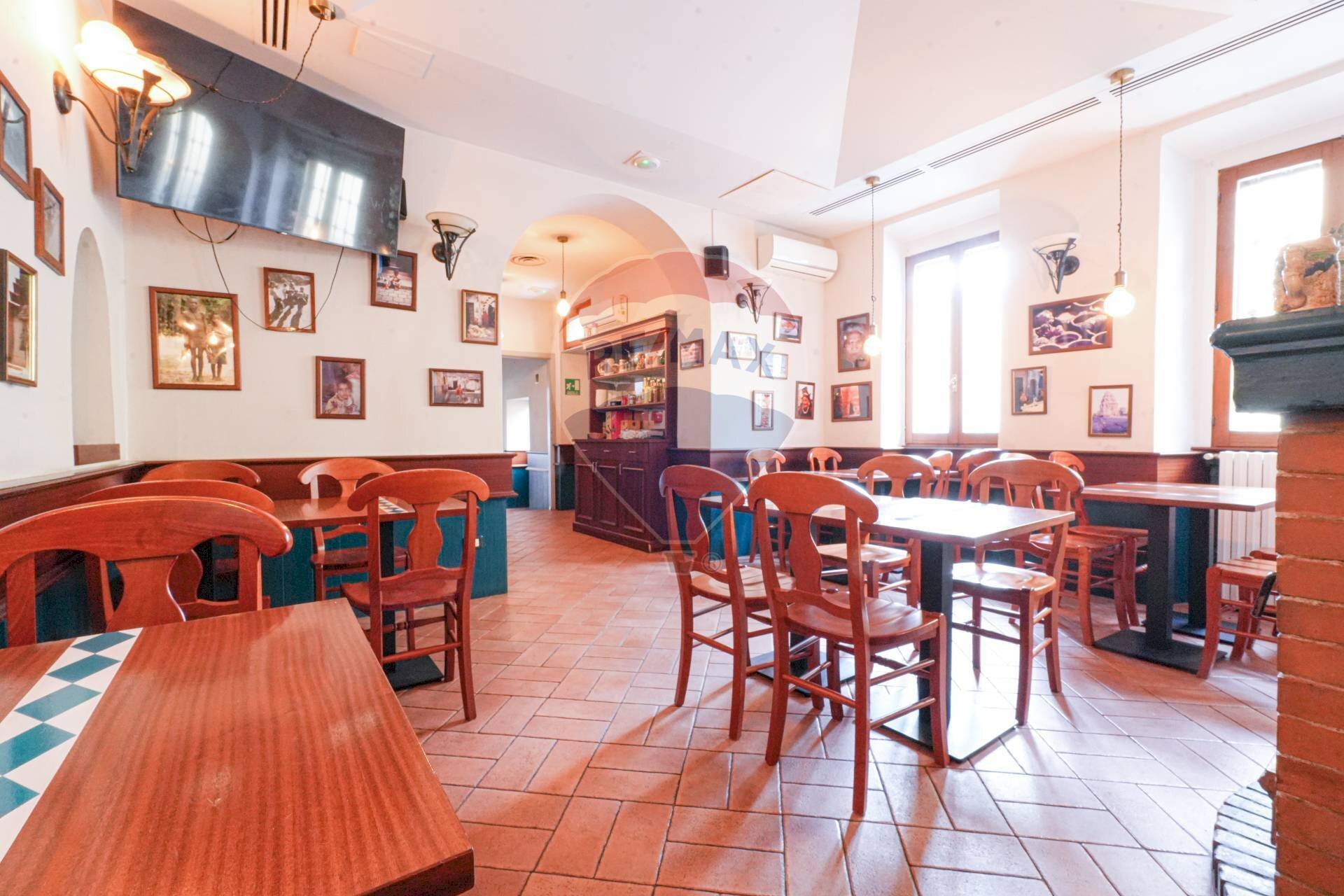 Sala da pranzo - Locale Commerciale VIA GEROLAMO BORGAZZI
 
34, Monza - foto 2