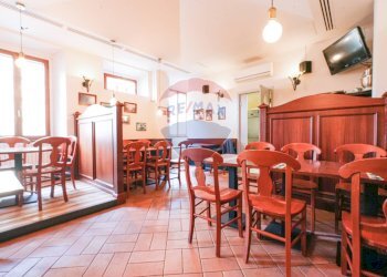 Sala da pranzo - Locale Commerciale VIA GEROLAMO BORGAZZI
 
34, Monza - foto 23