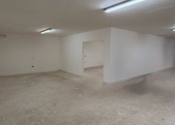 Foto 14 - Negozio Via Fratelli Cervi
snc, Nuoro - foto 14