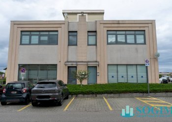 Esterno_3 - Ufficio Via Como
 
3, Fenegrò - foto 21