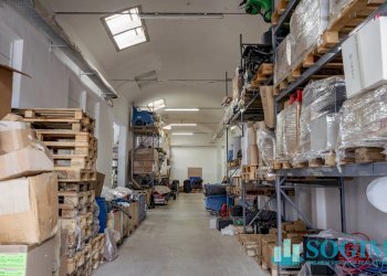 Interno_1 - Capannone Via Puccini
 
1, Lonate Ceppino - foto 4