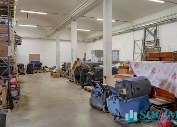 Interno_2 - Capannone Via Puccini
 
1, Lonate Ceppino - foto 5