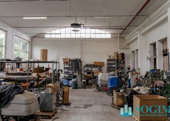 Interno_6 - Capannone Via Puccini
 
1, Lonate Ceppino - foto 9