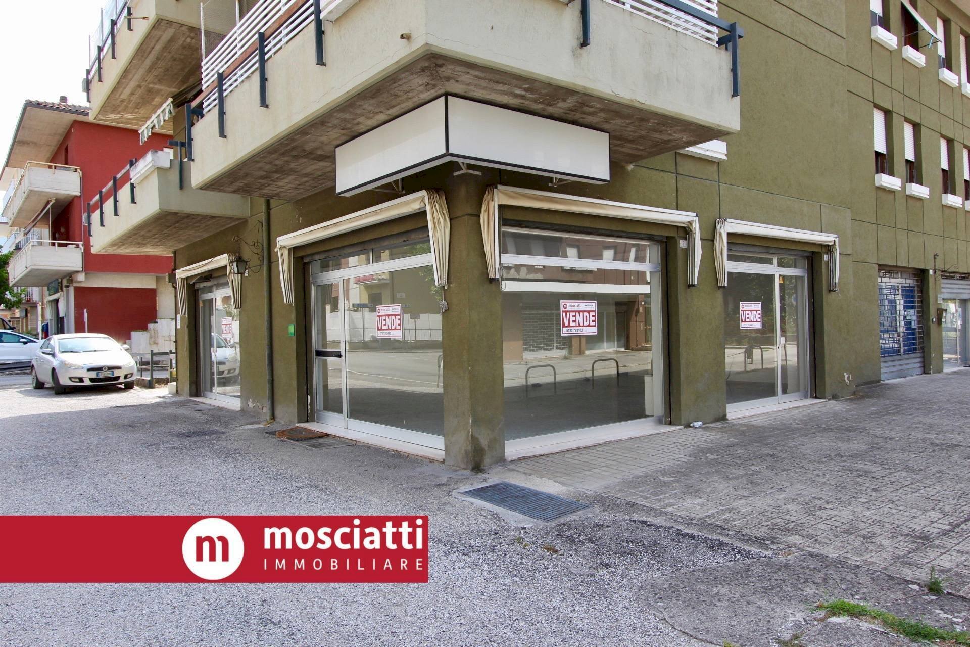 Foto 2 - Locale Commerciale Via Martiri della Libertà
 
65, Matelica - foto 2