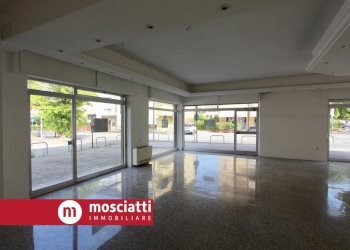 Foto 4 - Locale Commerciale Via Martiri della Libertà
65, Matelica - foto 4