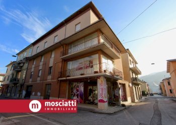 Foto 3 - Locale Commerciale Via IV Novembre, Castelraimondo - foto 3