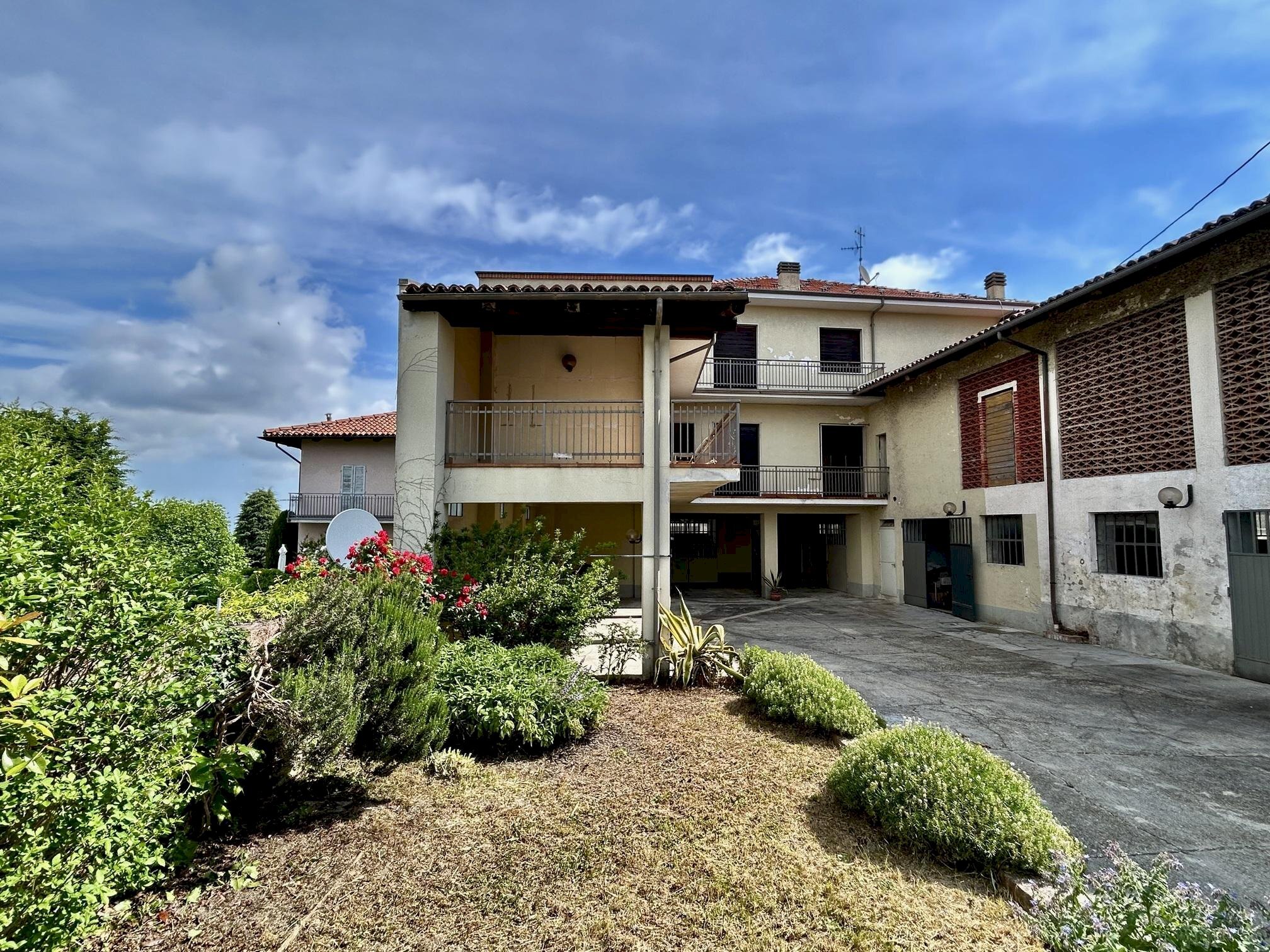 Independent house Rodello - photo 1