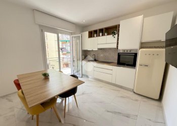 Four-room apartment Via II Giugno, Albisola Superiore - photo 1