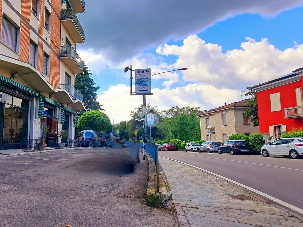 Negozio Via Nazionale, Fornovo di Taro - foto 3