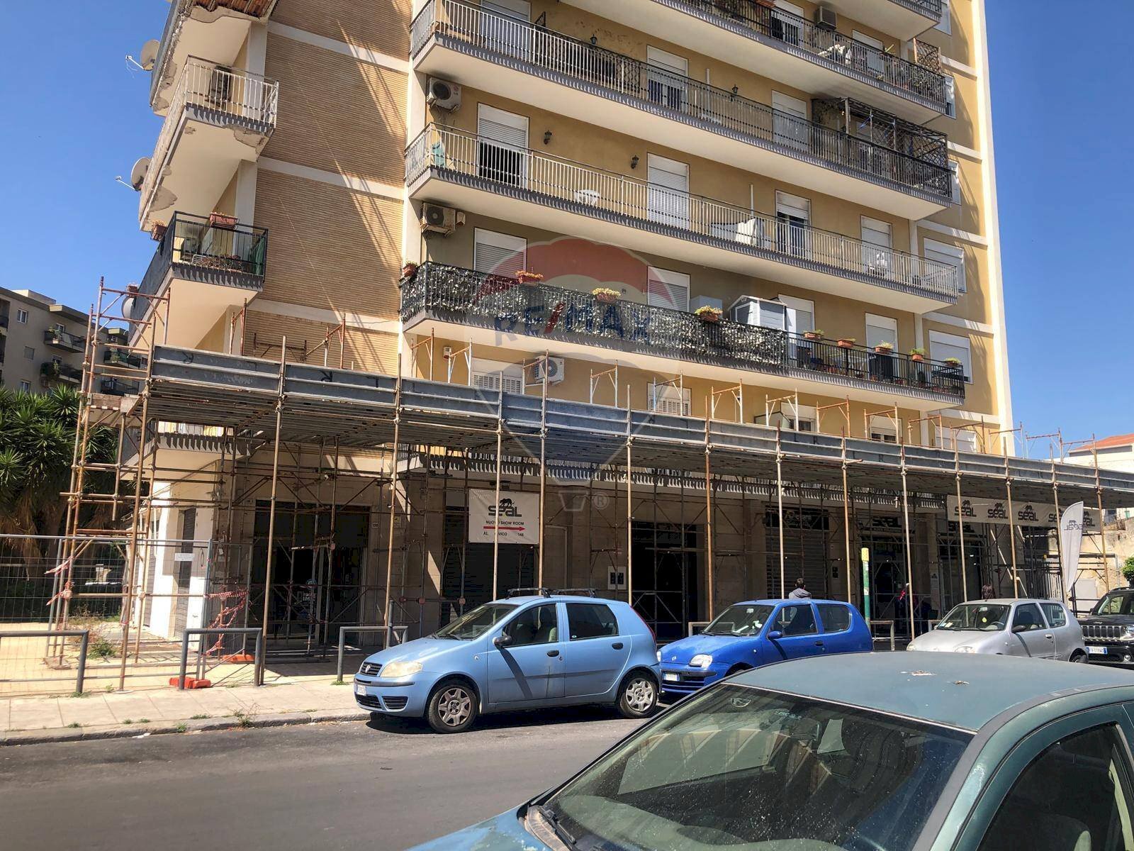 Edificio all\'aperto - Commercial Premises Via Anwar Sadat
 
136, Palermo - photo 3