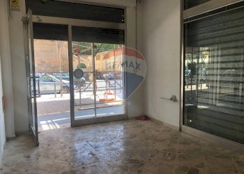 Stanza vuota - Locale Commerciale Via Anwar Sadat
 
136, Palermo - foto 1