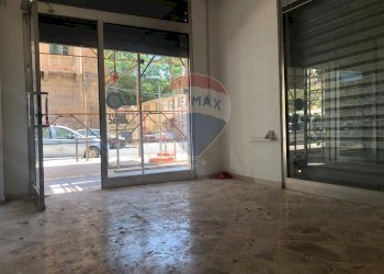 Stanza vuota - Locale Commerciale Via Anwar Sadat
 
136, Palermo - foto 13