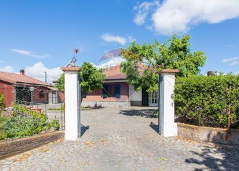 Casa all\'aperto - Villa Contrada Calcerana Marina piazza aretusa
 
snc, Biancavilla - foto 3