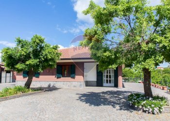 Casa all\'aperto - Villa Contrada Calcerana Marina piazza aretusa
 
snc, Biancavilla - foto 1