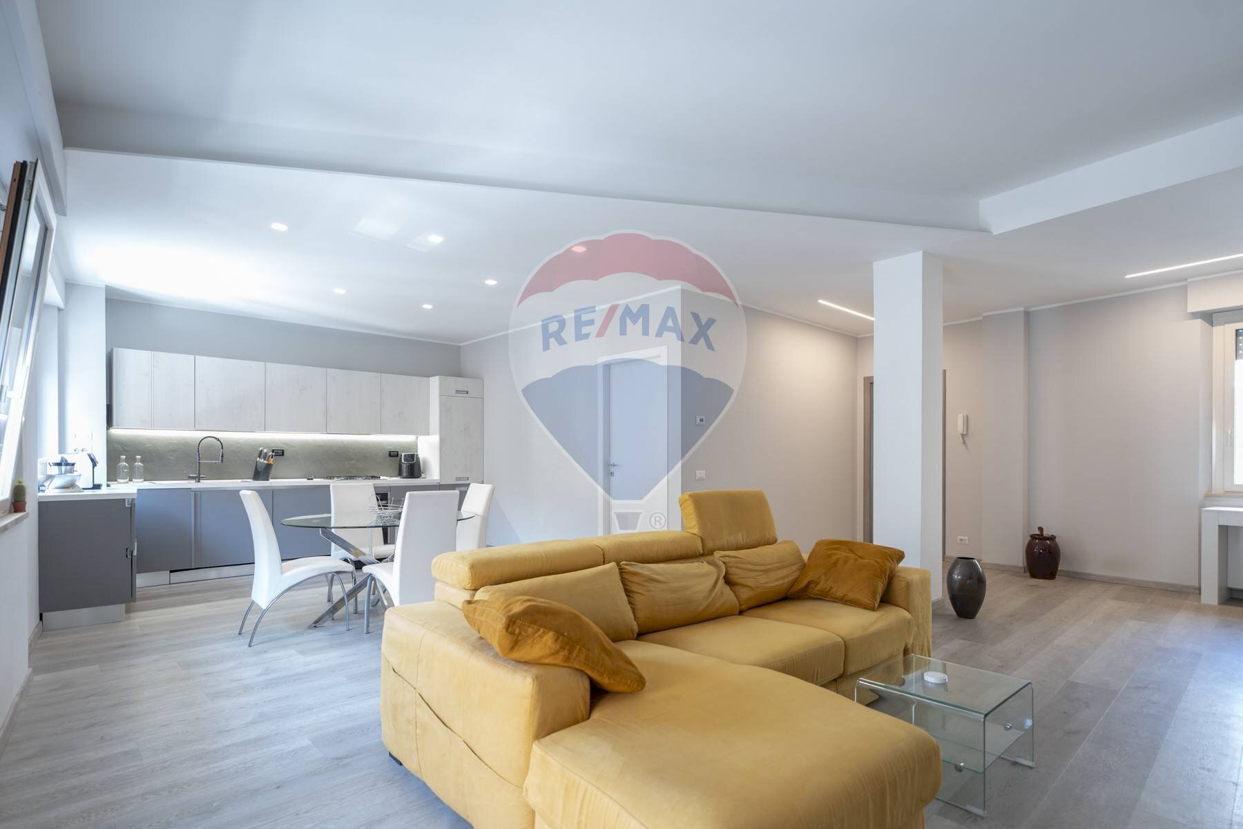 Sala da pranzo - Quadrilocale Bonacci Brunamonti
7, Recanati - foto 2