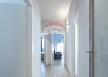 Hall / corridoio - Quadrilocale Bonacci Brunamonti
 
7, Recanati - foto 15