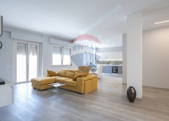 Soggiorno - Quadrilocale Bonacci Brunamonti
 
7, Recanati - foto 38