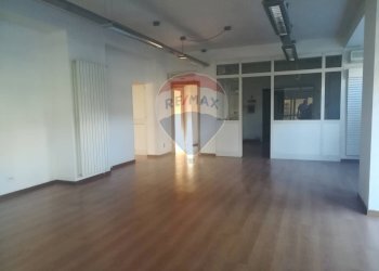 Stanza vuota - Locale Commerciale Via Ruggero D'andreotto
 
75, Perugia - foto 5