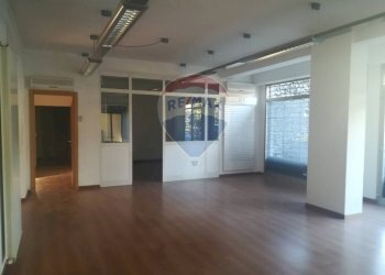 Stanza vuota - Locale Commerciale Via Ruggero D'andreotto
 
75, Perugia - foto 8