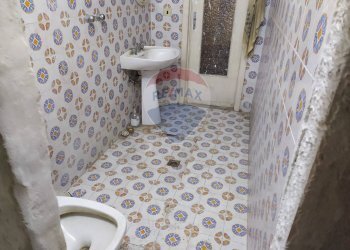 Bagno - Box Via Don Luigi Sturzo
 
1, Mattinata - foto 8