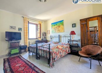 camera matrimoniale - Independent house Via Divisione Giulia, Seravezza - photo 19