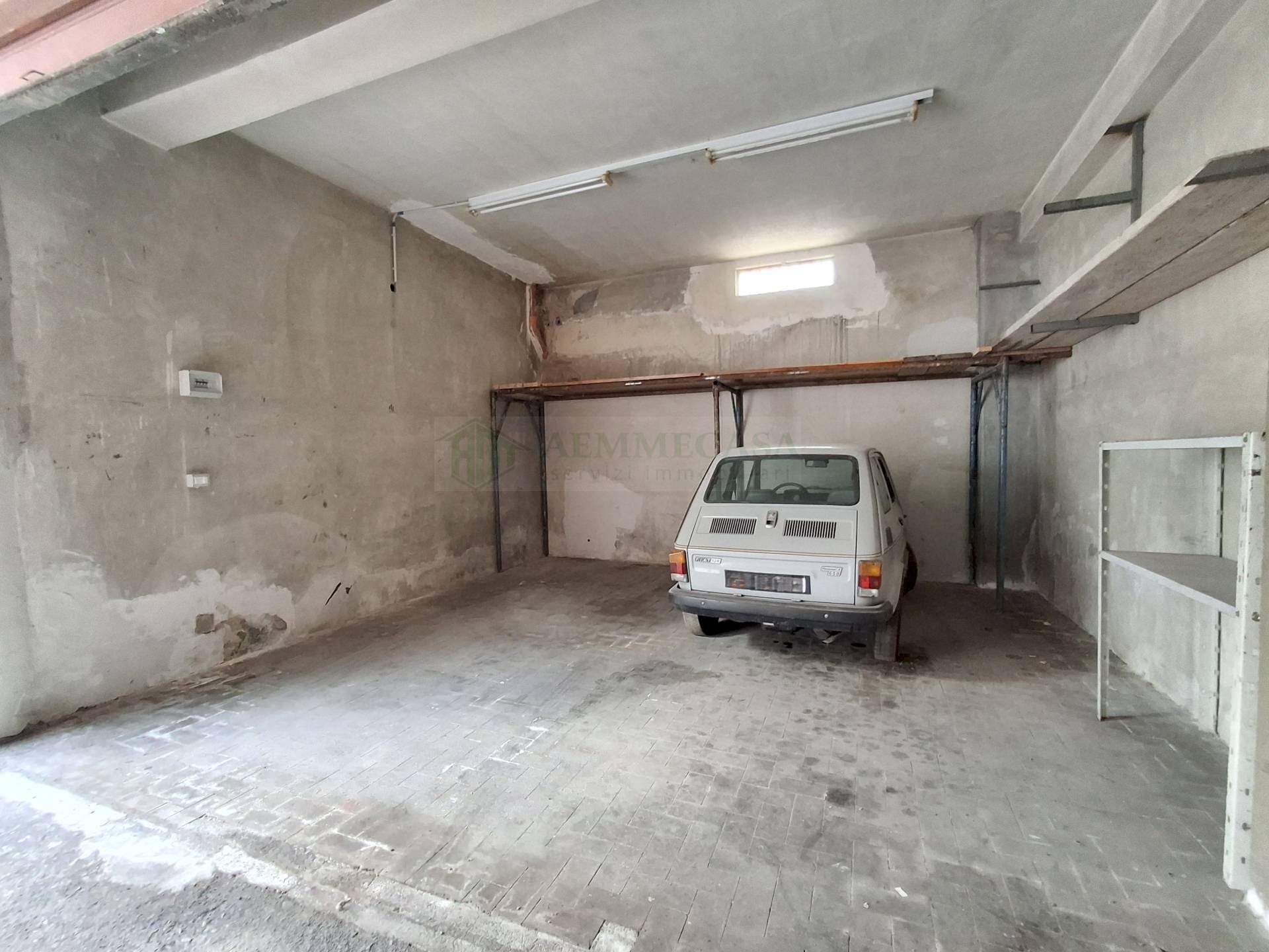 Foto 1 - Box Via Leucatia
 
131, Catania - foto 1