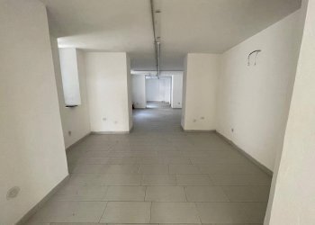 Foto 2 - Negozio VIA POLLIO
10, Caserta - foto 2