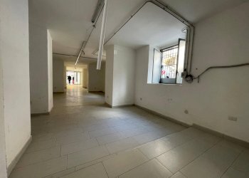 Foto 5 - Negozio VIA POLLIO
10, Caserta - foto 5