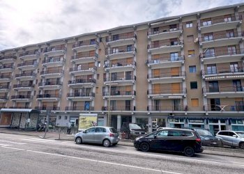 Facciata - Trilocale via Clavalité, 37, Aosta - foto 1
