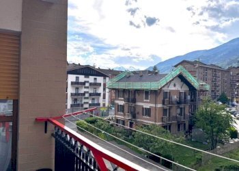 Balcone - Trilocale via Clavalité, 37, Aosta - foto 11
