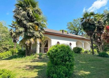 Facciata - Villa via Borgoticino, Agrate Conturbia - foto 4