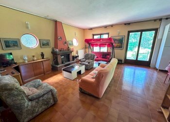 Salone - Villa via Borgoticino, Agrate Conturbia - foto 17