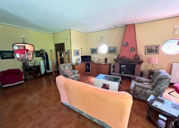 Salone - Villa via Borgoticino, Agrate Conturbia - foto 19