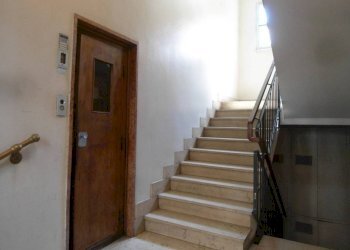 Interno palazzo - Trilocale via del Borgo di San Pietro, Bologna (zona Irnerio) - foto 2