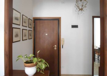 Ingresso - Trilocale via del Borgo di San Pietro, Bologna (zona Irnerio) - foto 5