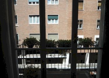 Balcone - Trilocale via del Borgo di San Pietro, Bologna (zona Irnerio) - foto 8