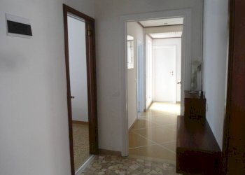 Corridoio - Trilocale via del Borgo di San Pietro, Bologna (zona Irnerio) - foto 11