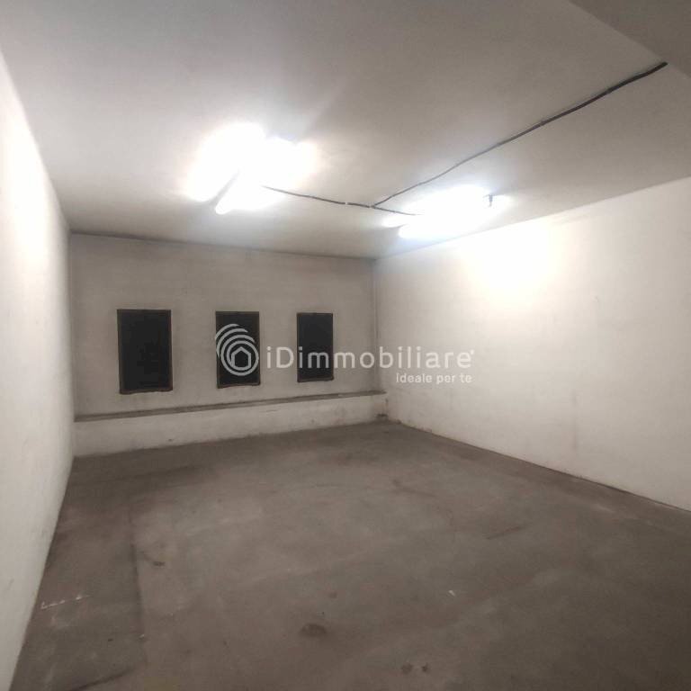 Magazzino - Warehouse via Varese, 1, Torino - photo 1