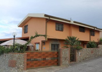 Facciata - Villa via Piano Marina, Roseto Capo Spulico - foto 3