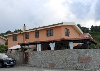 Facciata - Villa via Piano Marina, Roseto Capo Spulico - foto 8