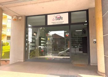 Facciata - Negozio via Roma, 12, Chieri - foto 2