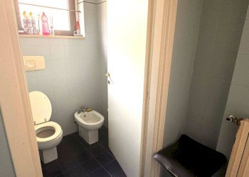 Bagno - Negozio via Roma, 12, Chieri - foto 17