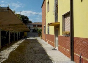 Cortile interno - Trilocale via Podenzana, Massa - foto 18